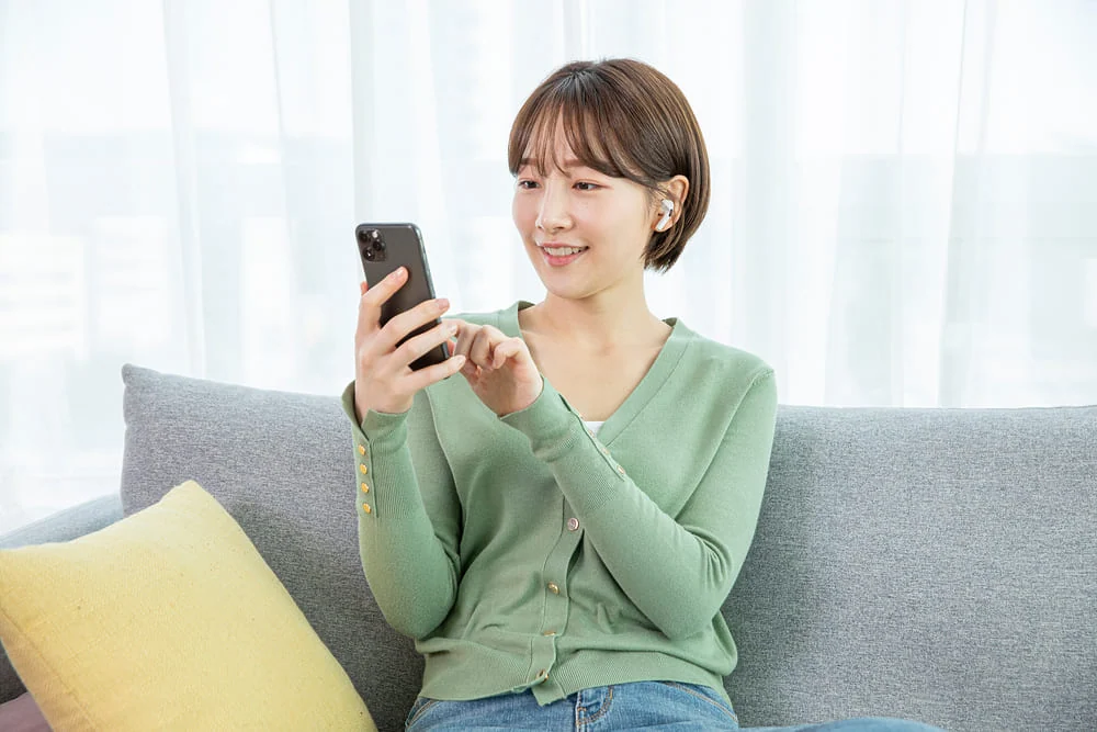 대구당일일수 상황별 조건을 비교해 보는 휴대폰 화면 확인 장면